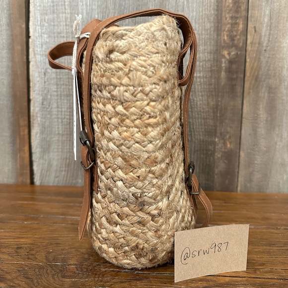 XIX Palms The Shore Break Picnic Cooler Bag Beachly Exclusive in Jute - Picture 3 of 15